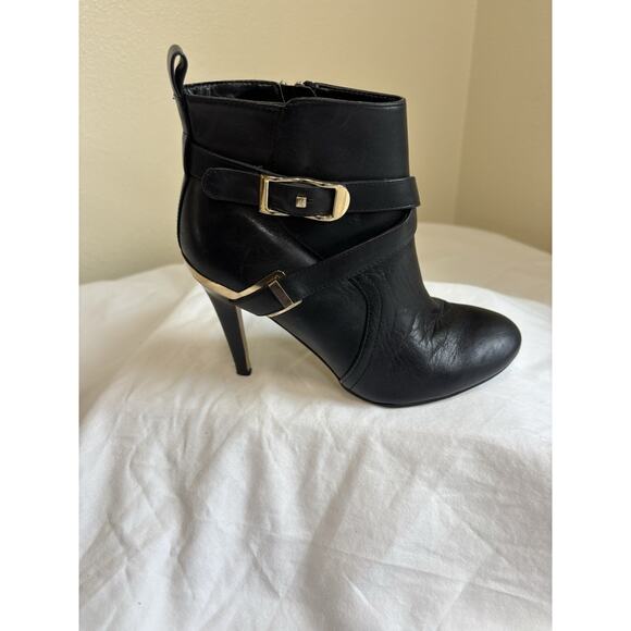 Marc Fisher Black Leather & Gold Aprille Ankle Booties Sz 5.5 Night Out Clubbing - Picture 2 of 16